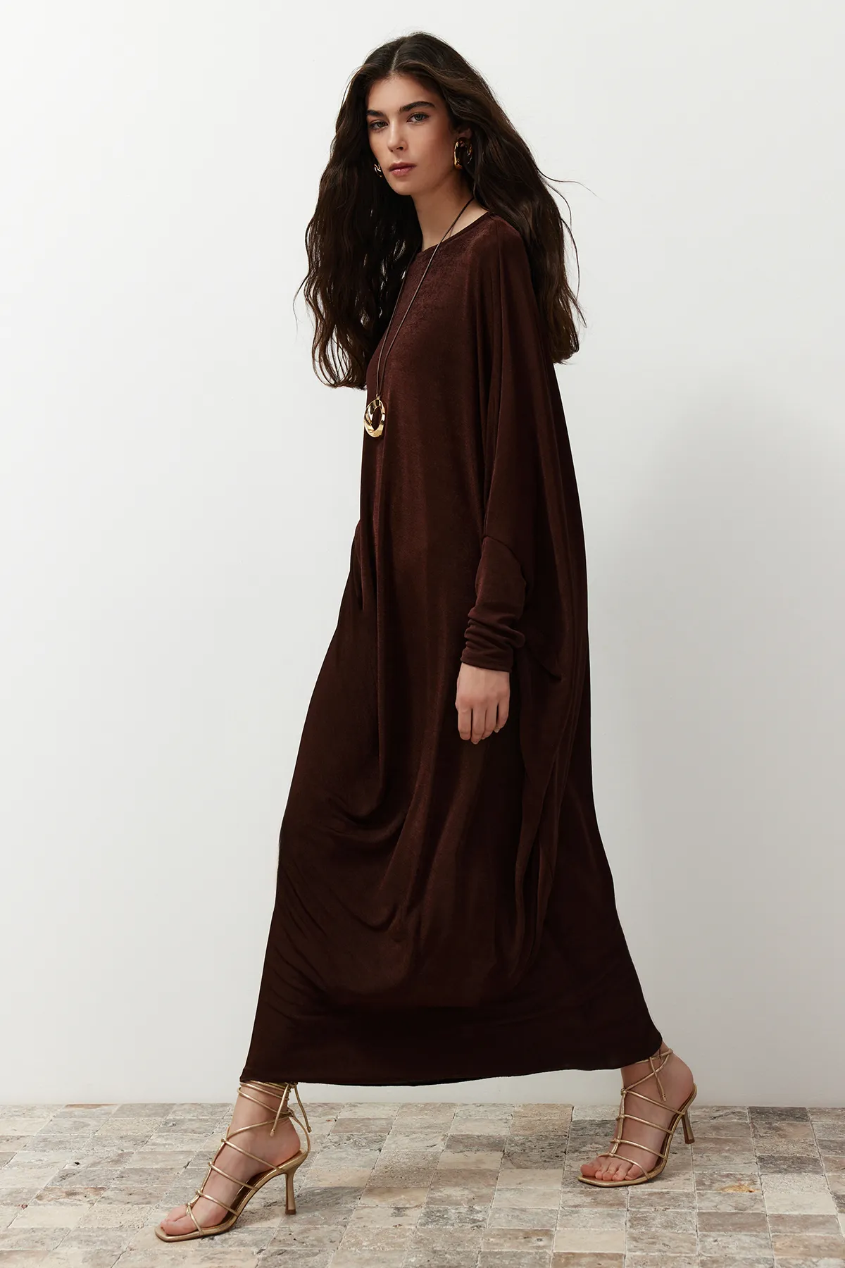 Trendyol Modest  Braunes stilvolles gestricktes Kaftan-Kleid TCTSS24EB00037