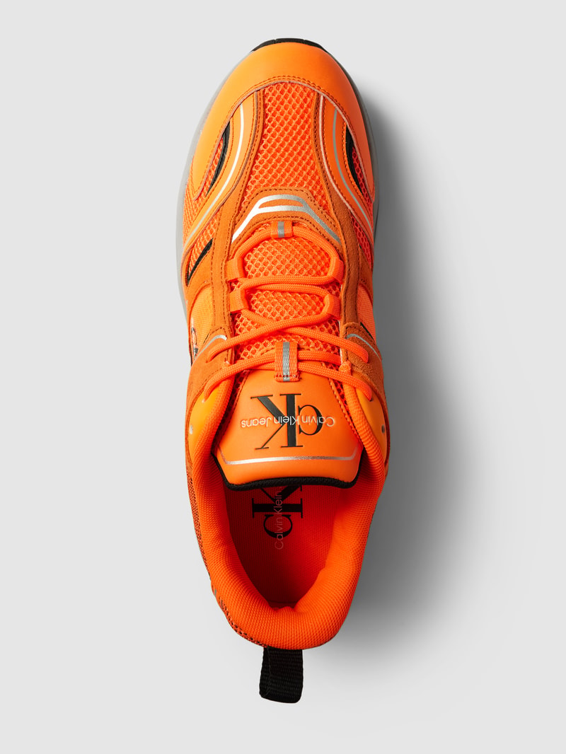 Sneaker mit Label-Print in orange