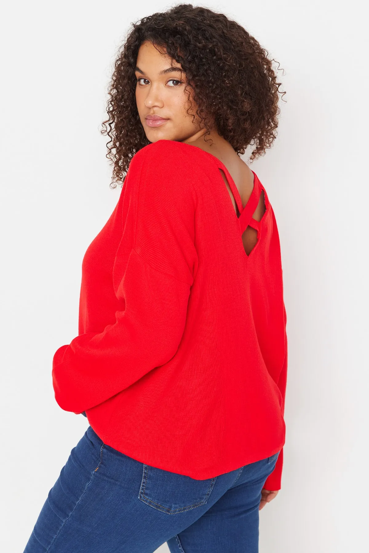 Trendyol Curve  Detaillierter Strickpullover mit Band des Roten Kreuzes TBBAW23AN00021