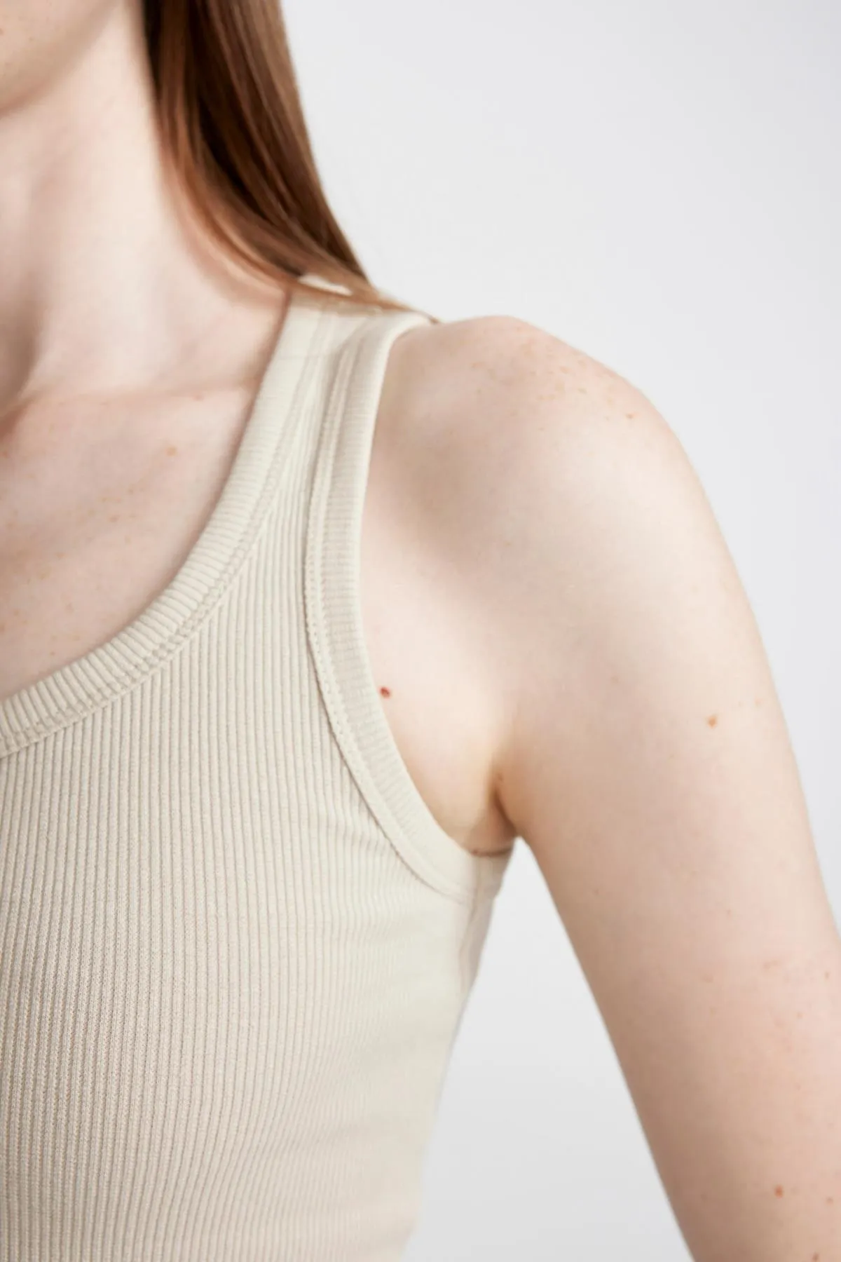 DeFacto  Tailliertes, geripptes Camisole mit U-Ausschnitt, Athlete A1665ax24sm