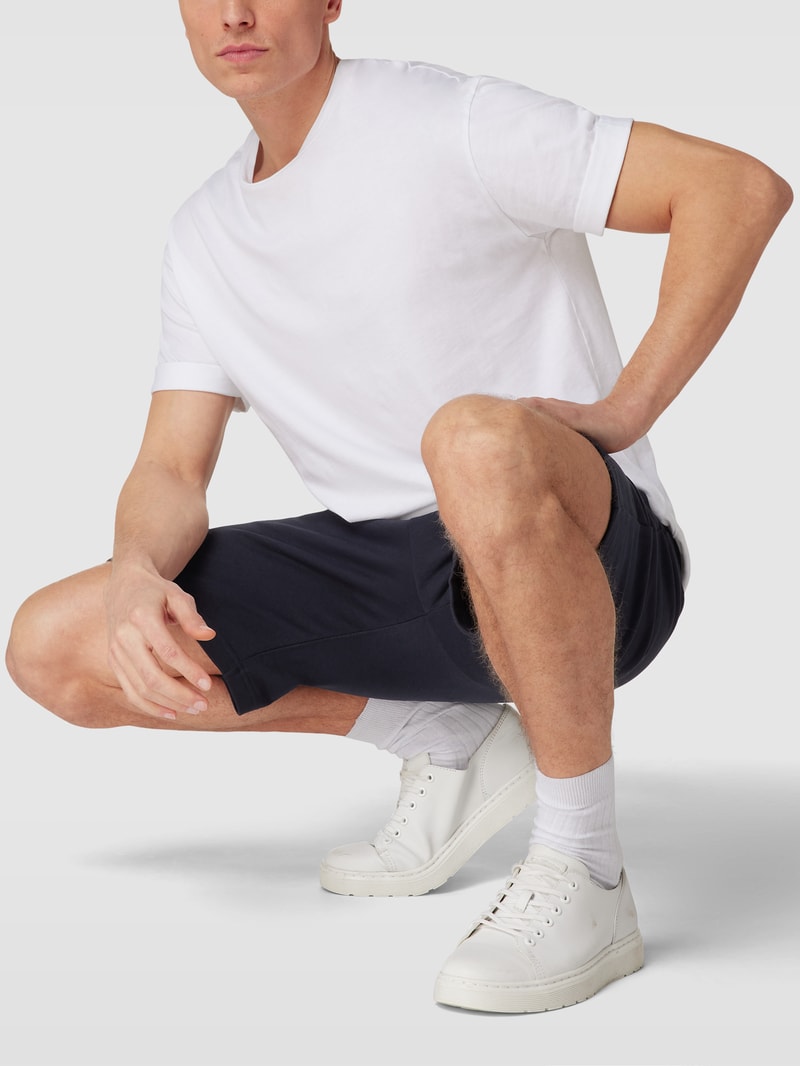 Shorts mit seitlichen Eingrifftaschen in marineblau