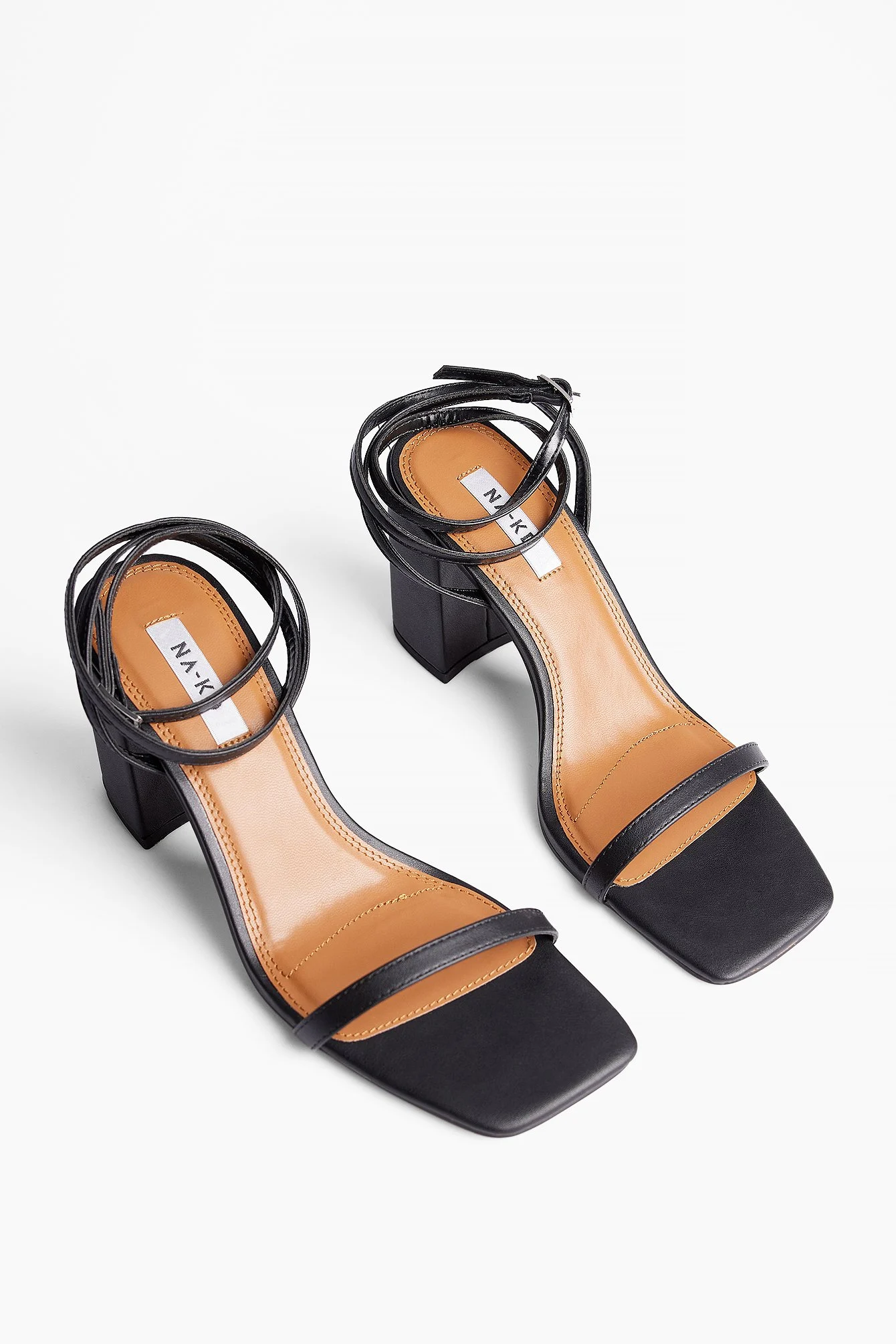 Sandalen mit Knöchelriemen und Blockabsatz