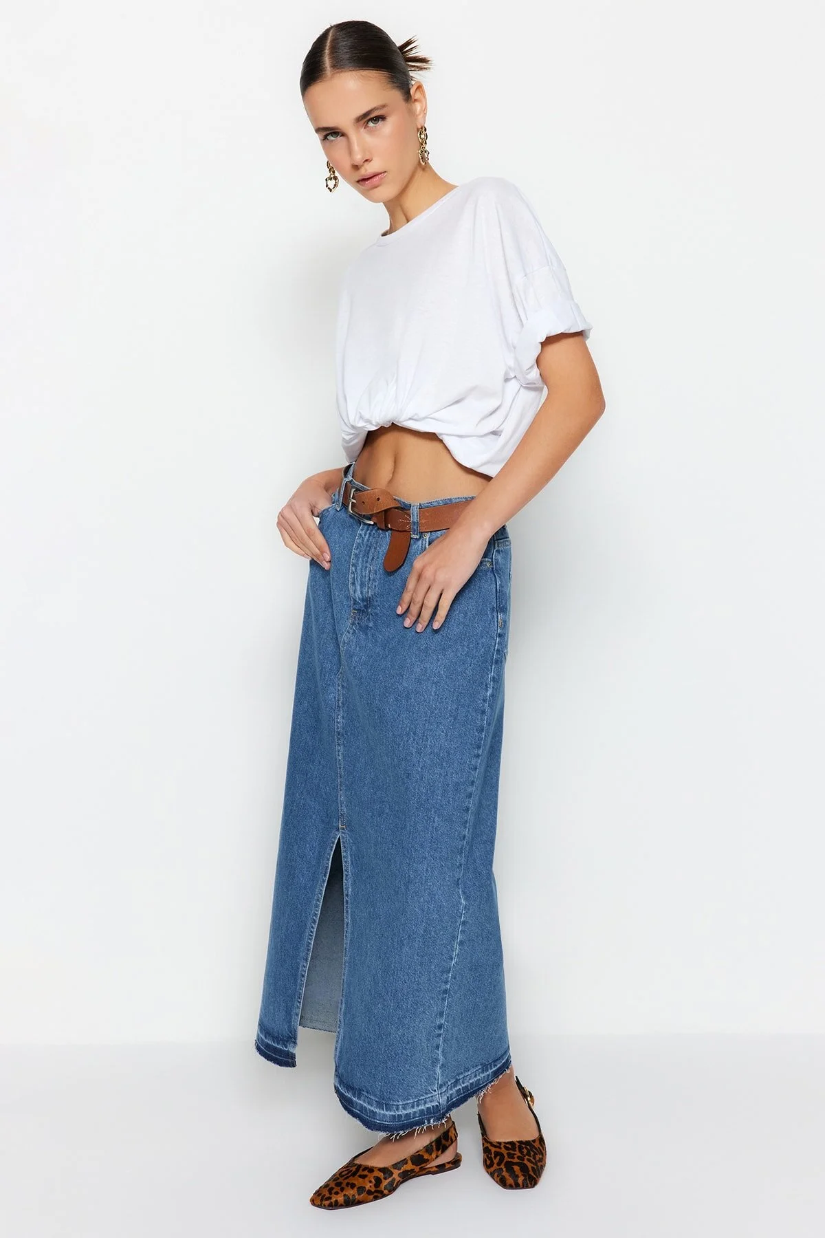 Trendyol Collection  Dunkelblauer geschlitzter Maxi-Jeansrock TWOSS23ET00289