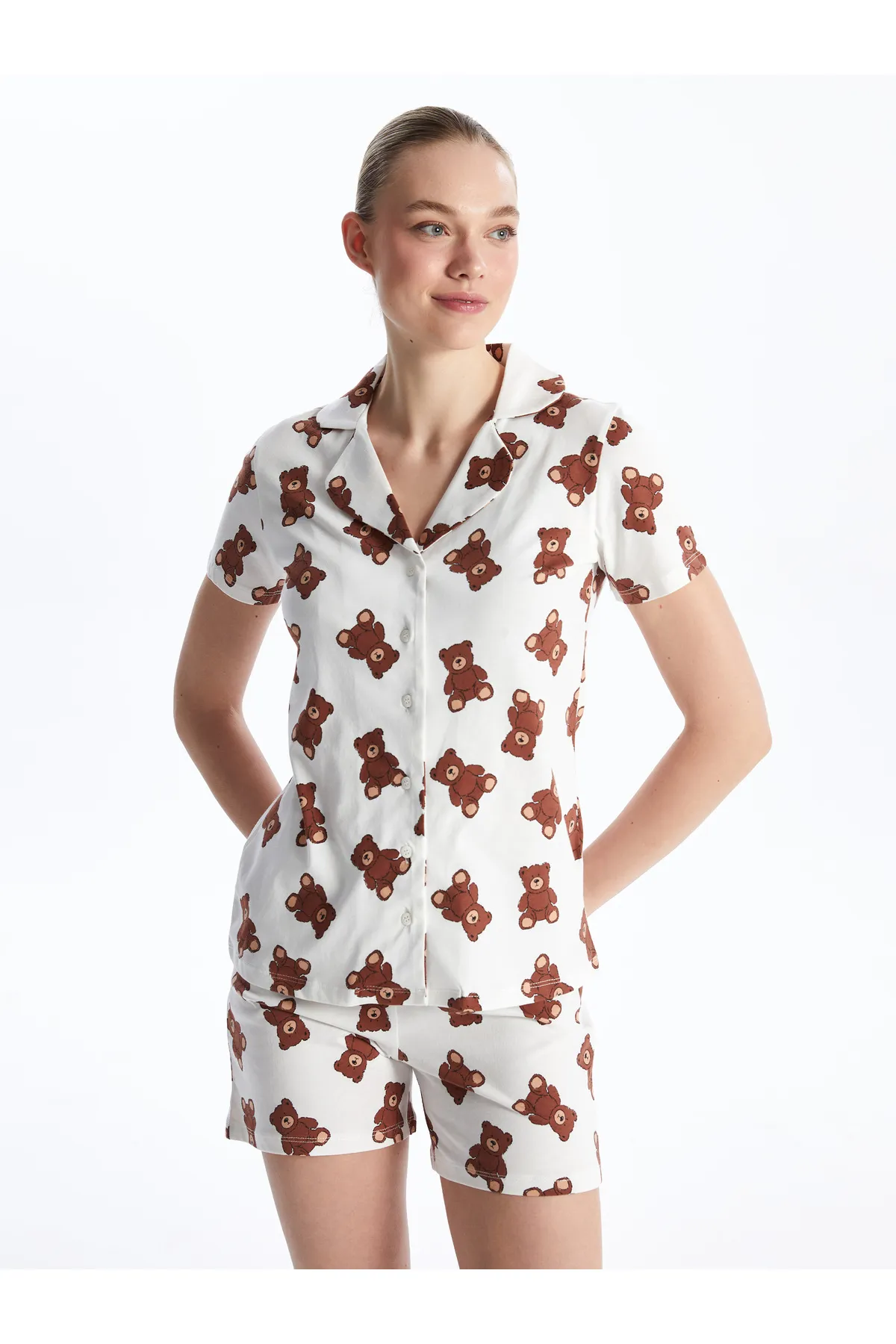 LC Waikiki  Kurzarm-Damenpyjama-Set mit Hemdkragen und Shorts