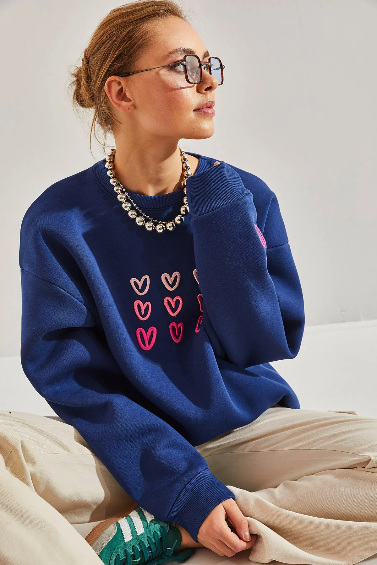 Bianco Lucci  Damen-Sweatshirt mit dreifädigem Raised Heart-Print