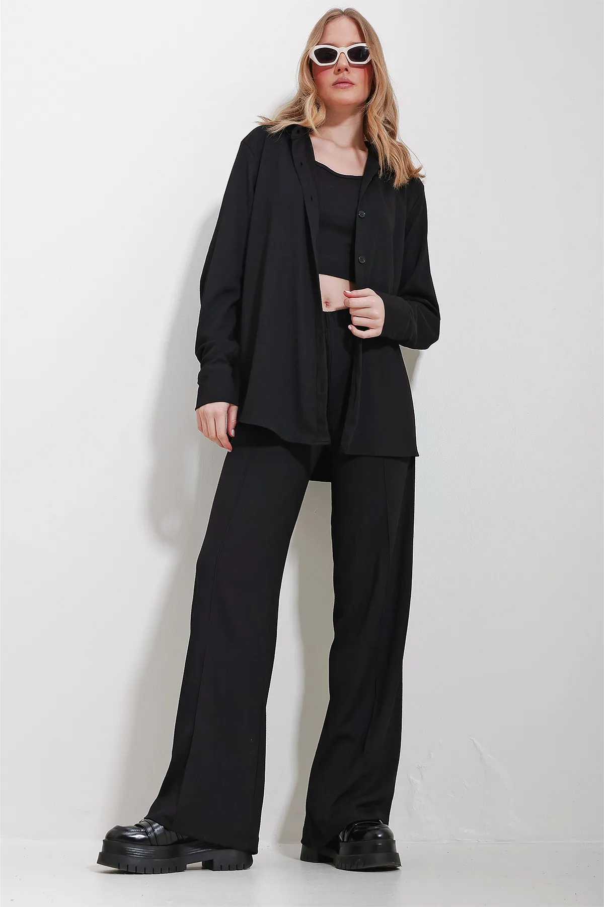 Trend Alaçatı Stili  Schwarzes Crop-Tanktop-Shirt und Hosen-Set für Damen ALC-X11606