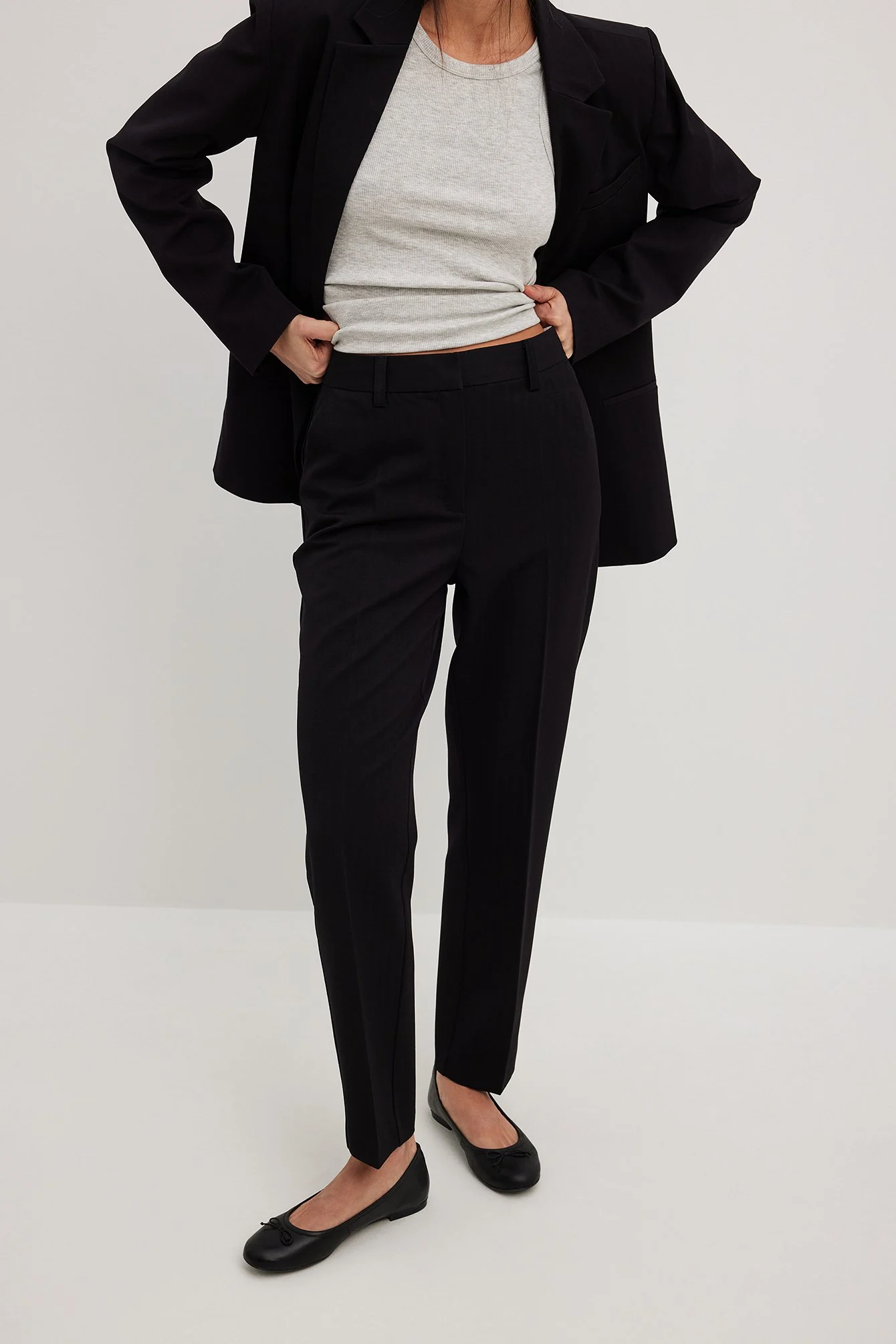 Schwere cropped Anzughose mit hoher Taille