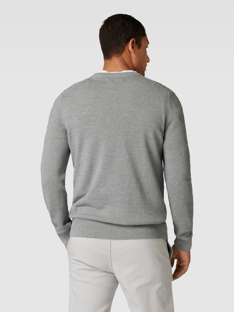 Strickpullover mit Label-Stitching in mittelgrau meliert