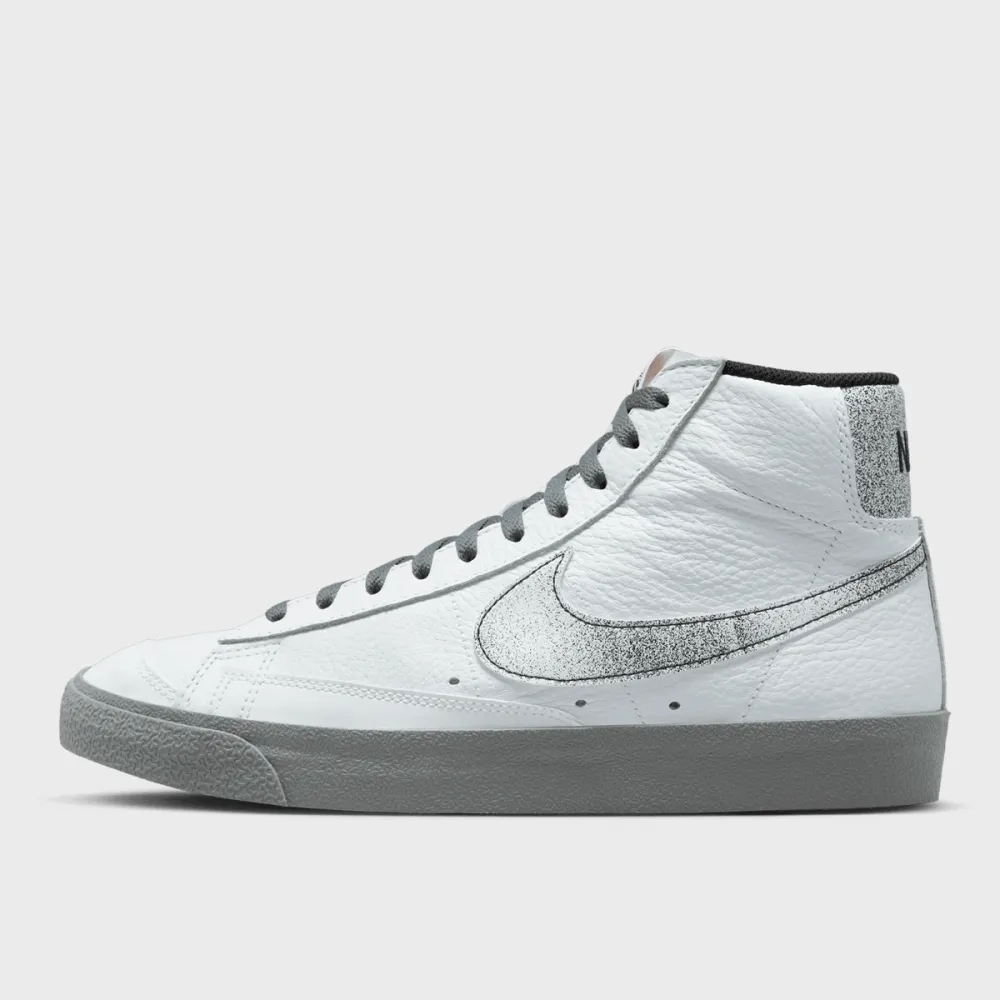 Nike Blazer Mid 77 EMB DV7194-100 / weiss