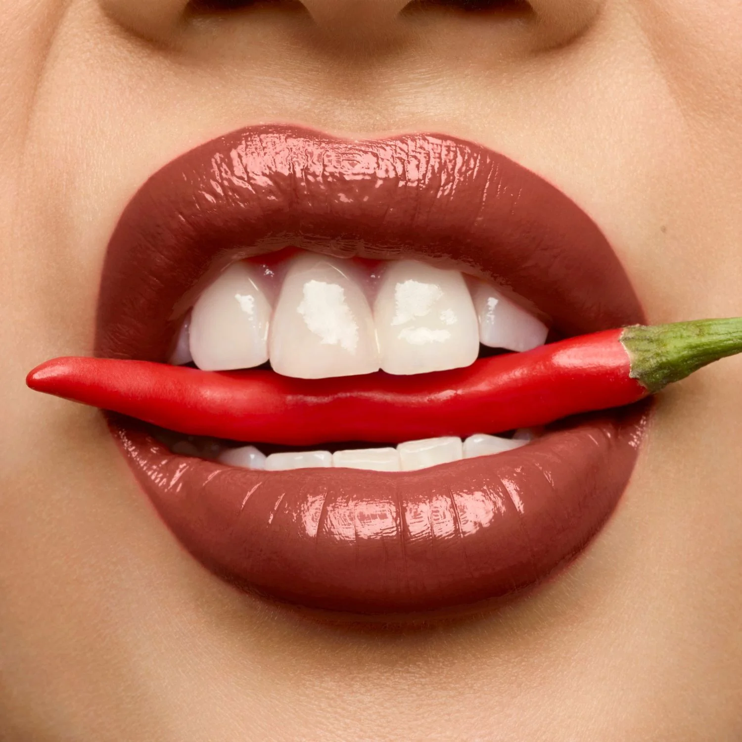 Lips Rouge Volupté Shine - Ruj strălucitor