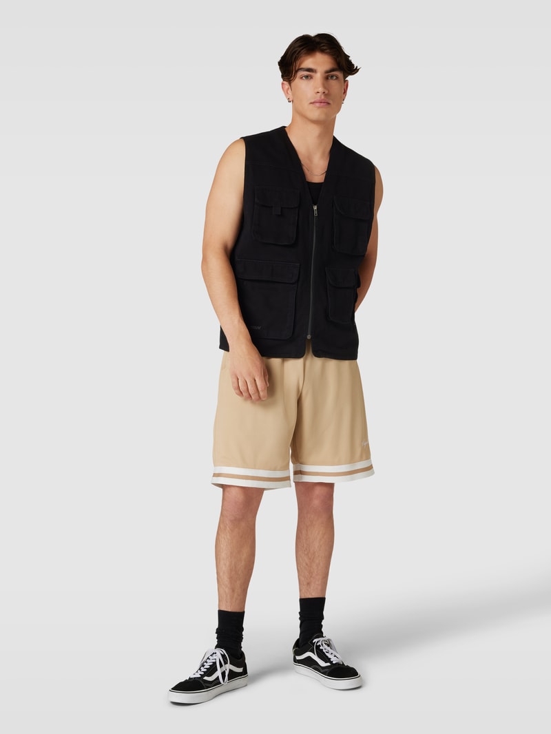 Outdoor-Weste mit Cargotaschen in schwarz