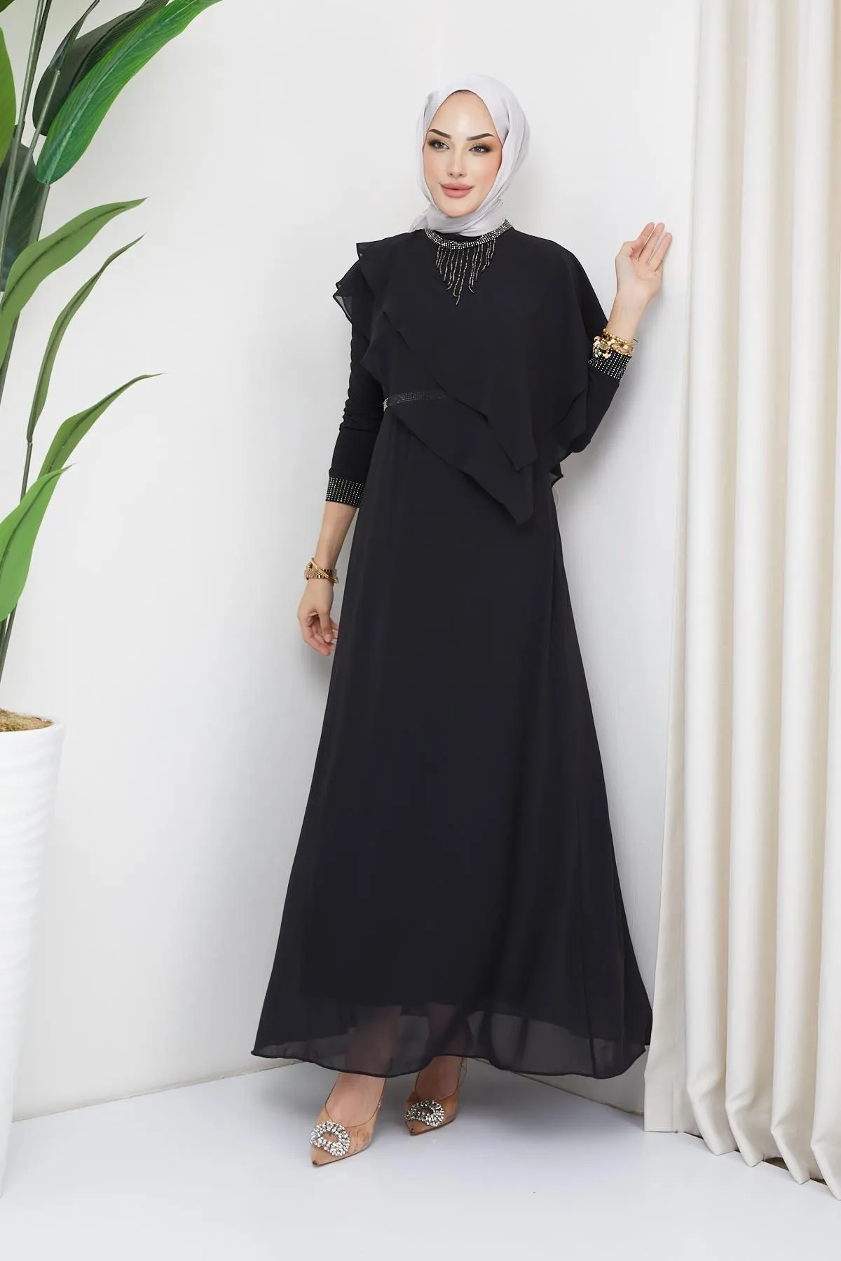 Olcay  Abendkleid aus Chiffon mit Hijab und Steinen sowie Schwungraddetails, SCHWARZ 1651