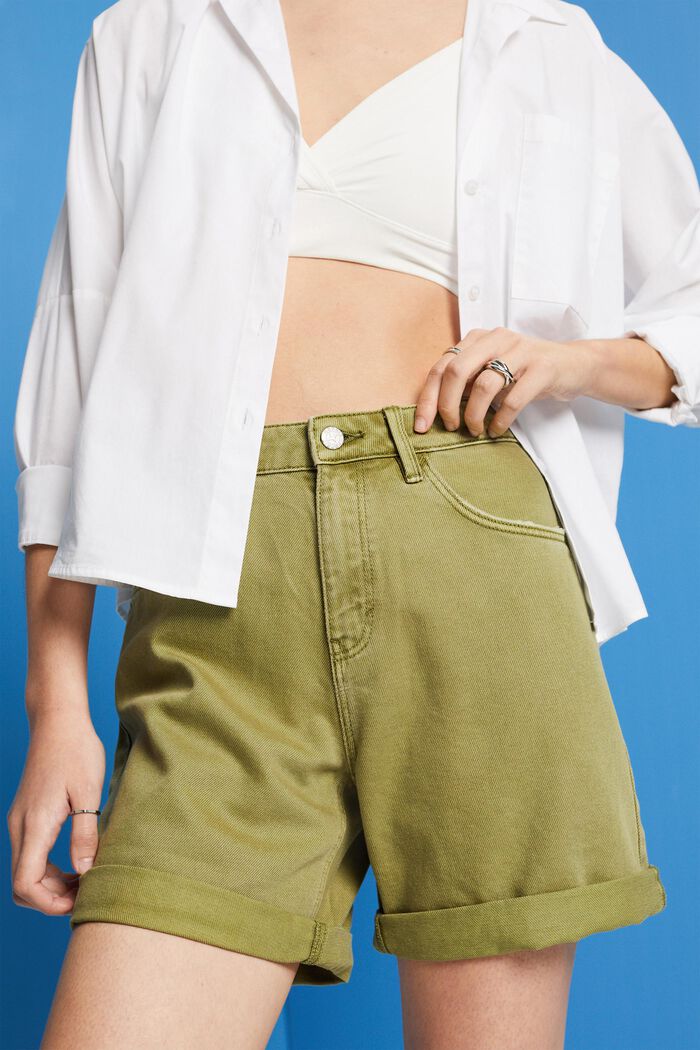 Jeansshorts mit hohem Bund und Umschlagsäumen
