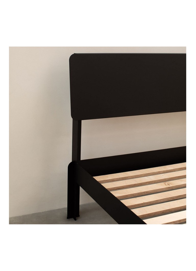 Estrutura de cama robusta Amsterdam °03, sem estrado de ripas.