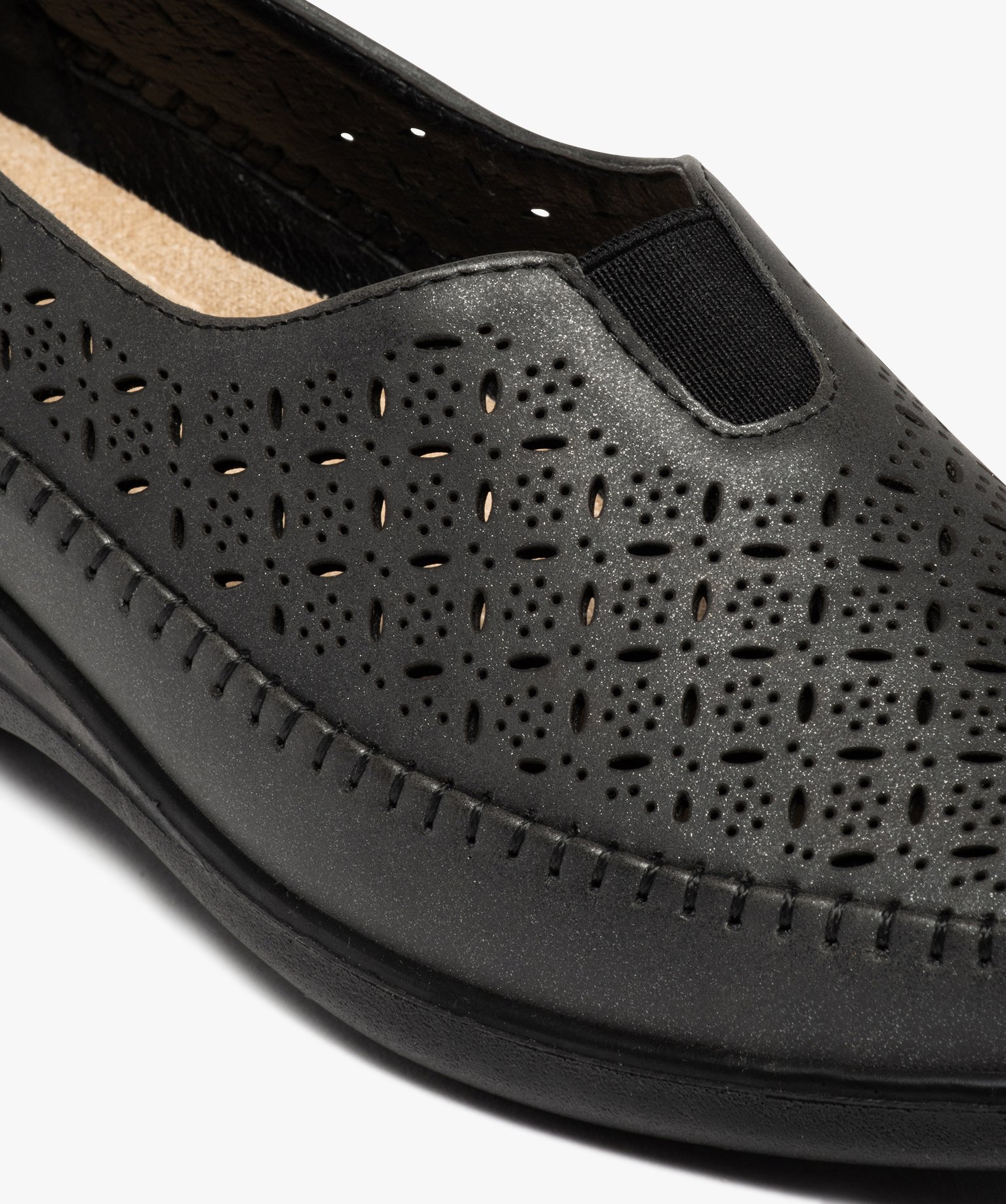 Mocassins femme confort dessus uni ajouré noir | GEMO