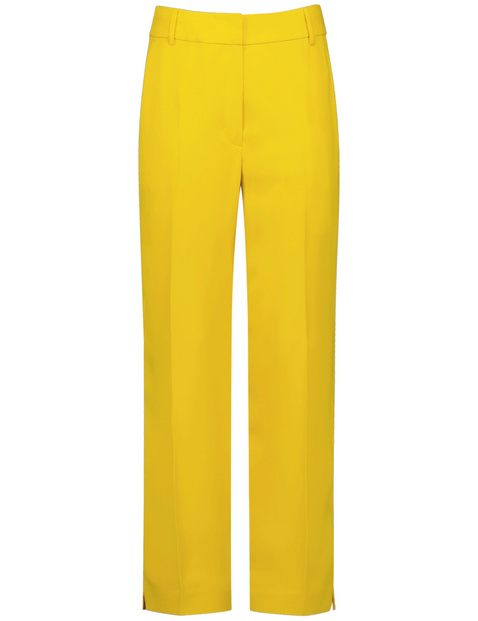 Fließende Hose mit Bügelfalten