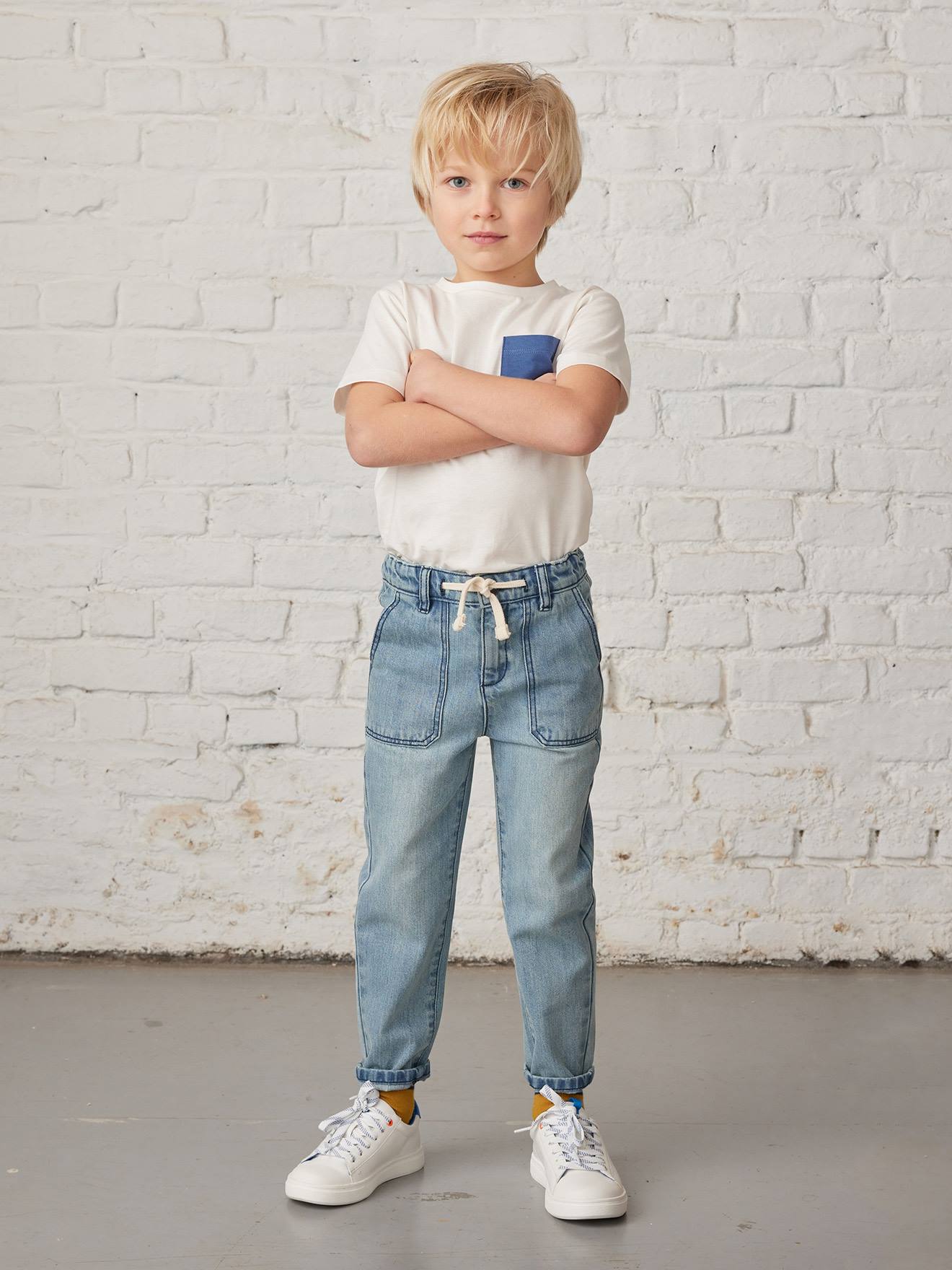 Jean droit loose effet patchs garçon denim bleached