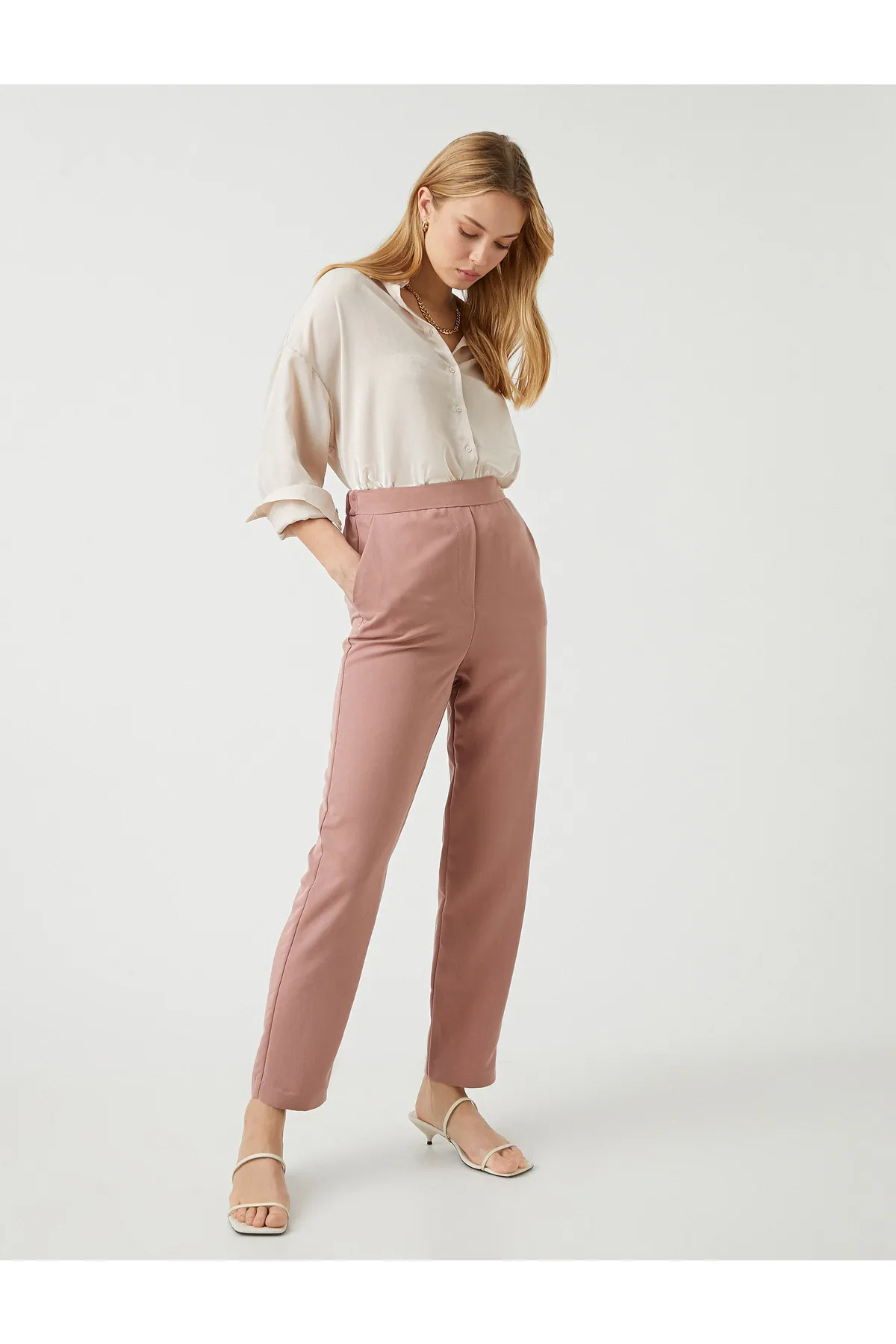 Koton  Karottenhose mit hoher Taille und Taschen