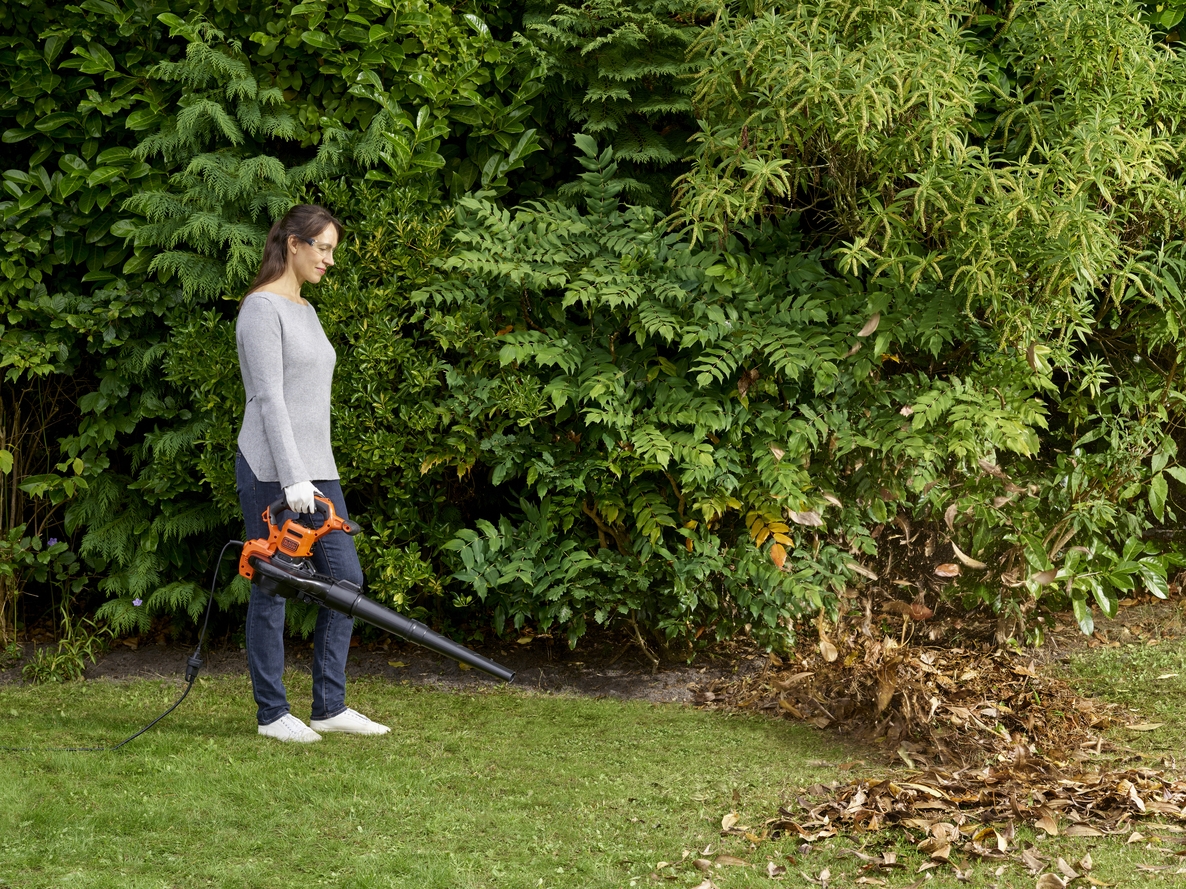 Black & Decker BEBLV300-QS lombfúvó 3 az 1-ben 3000 watt