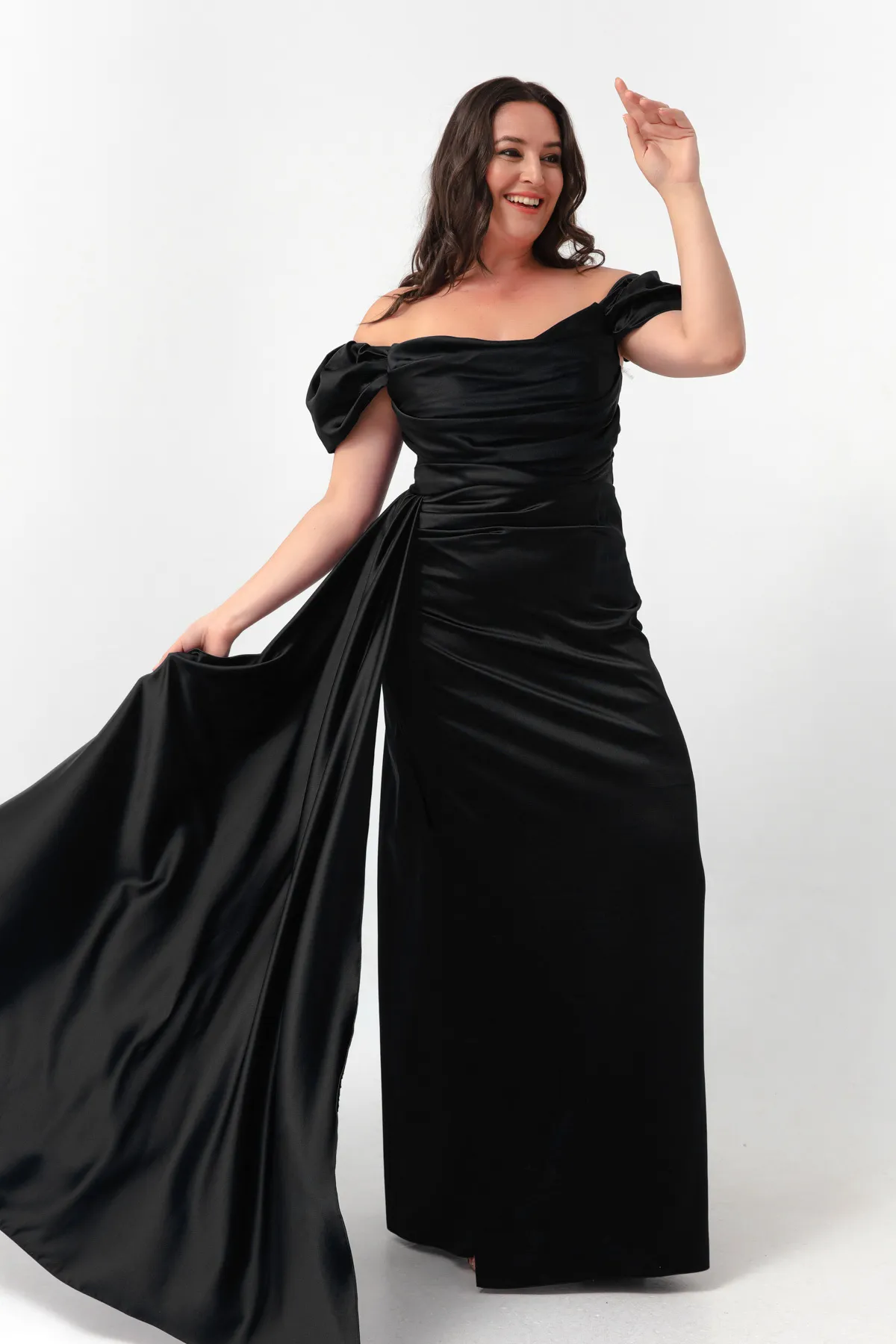 Lafaba  Schwarzes, trainiertes, langes Satin-Abendkleid und Abschlusskleid mit U-Boot-Ausschnitt für Damen