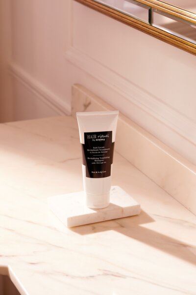 Hair Rituel by Sisley Soin Lavant Revitalisant Nourrissant Shampoo