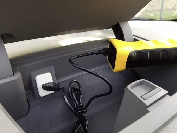 Įkraunamas darbo žibintas CAT CT3125EU, 500 liumenų