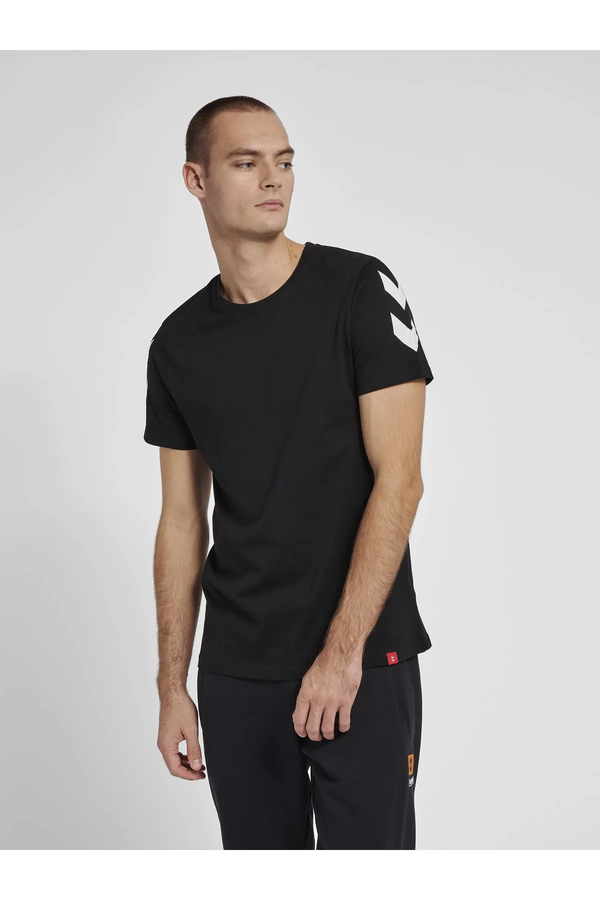 hummel  hmlLEGACY CHEVRON T-SHIRT