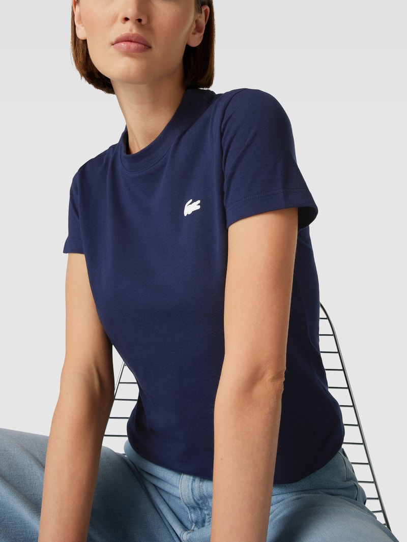 T-Shirt mit Rundhalsausschnitt in dunkelblau