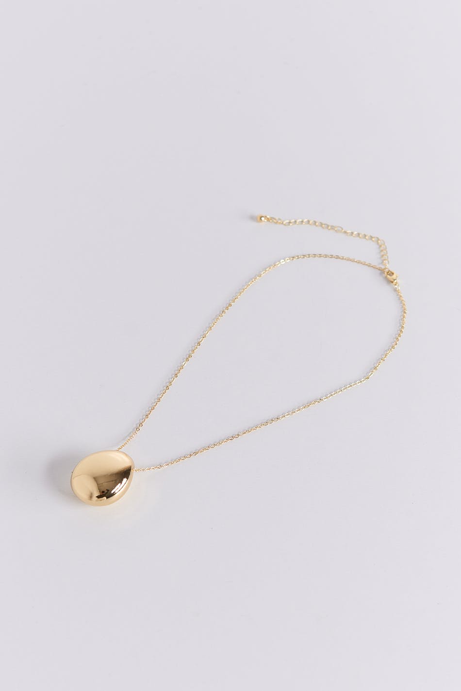 Uneven shape necklace