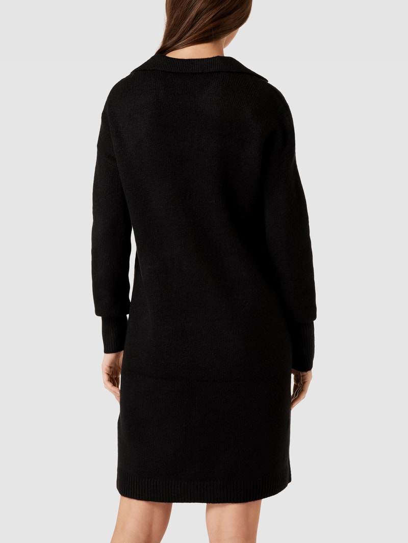 Strickkleid in Knielänge in schwarz