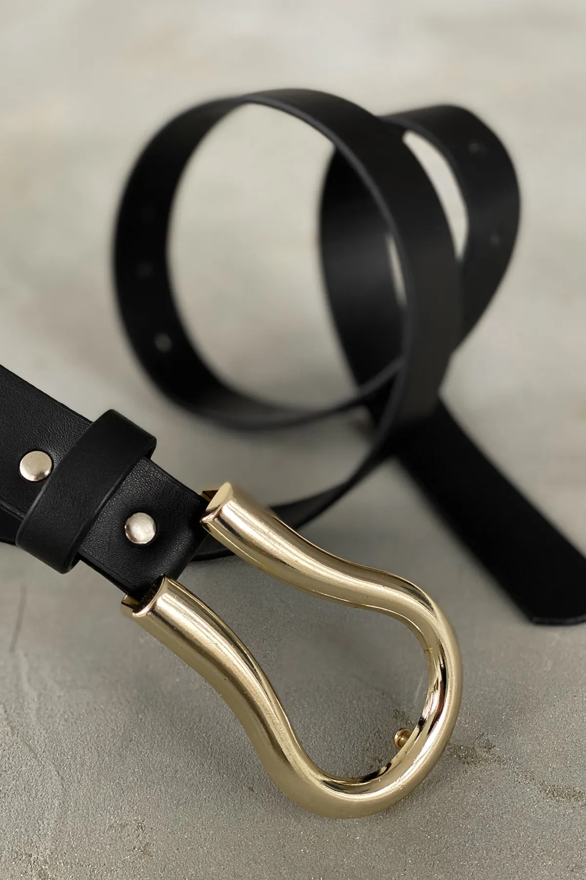 Cool & Sexy  Schwarzer Damengürtel mit ovaler Schnalle BE606