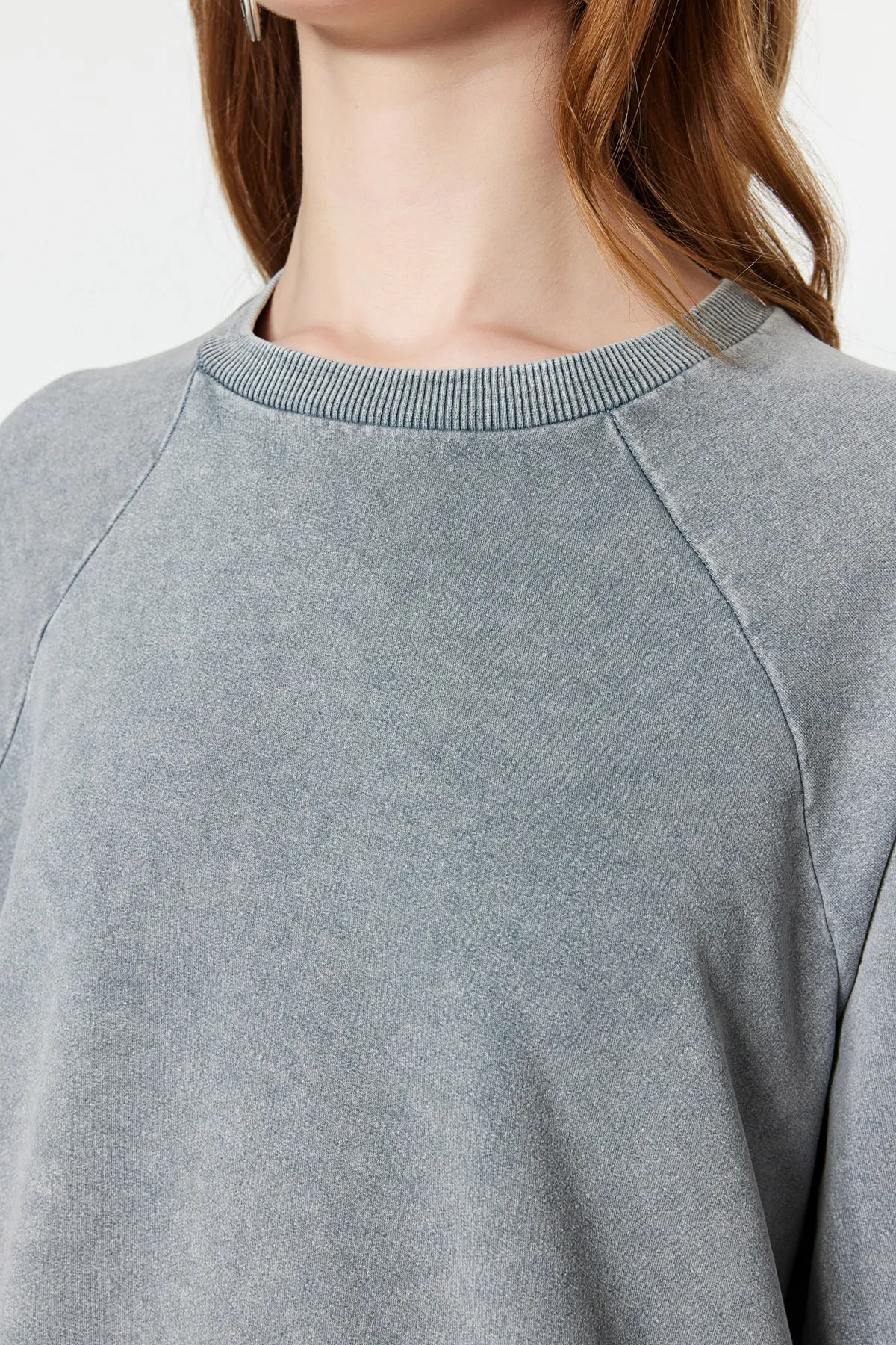 Trendyol Modest  Grau gewaschenes Strick-Sweatshirt TCTSS23TW00062