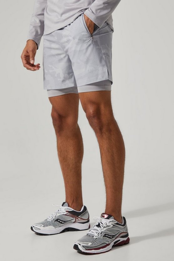 Man Active 2-in-1 Shorts mit Camouflage-Print