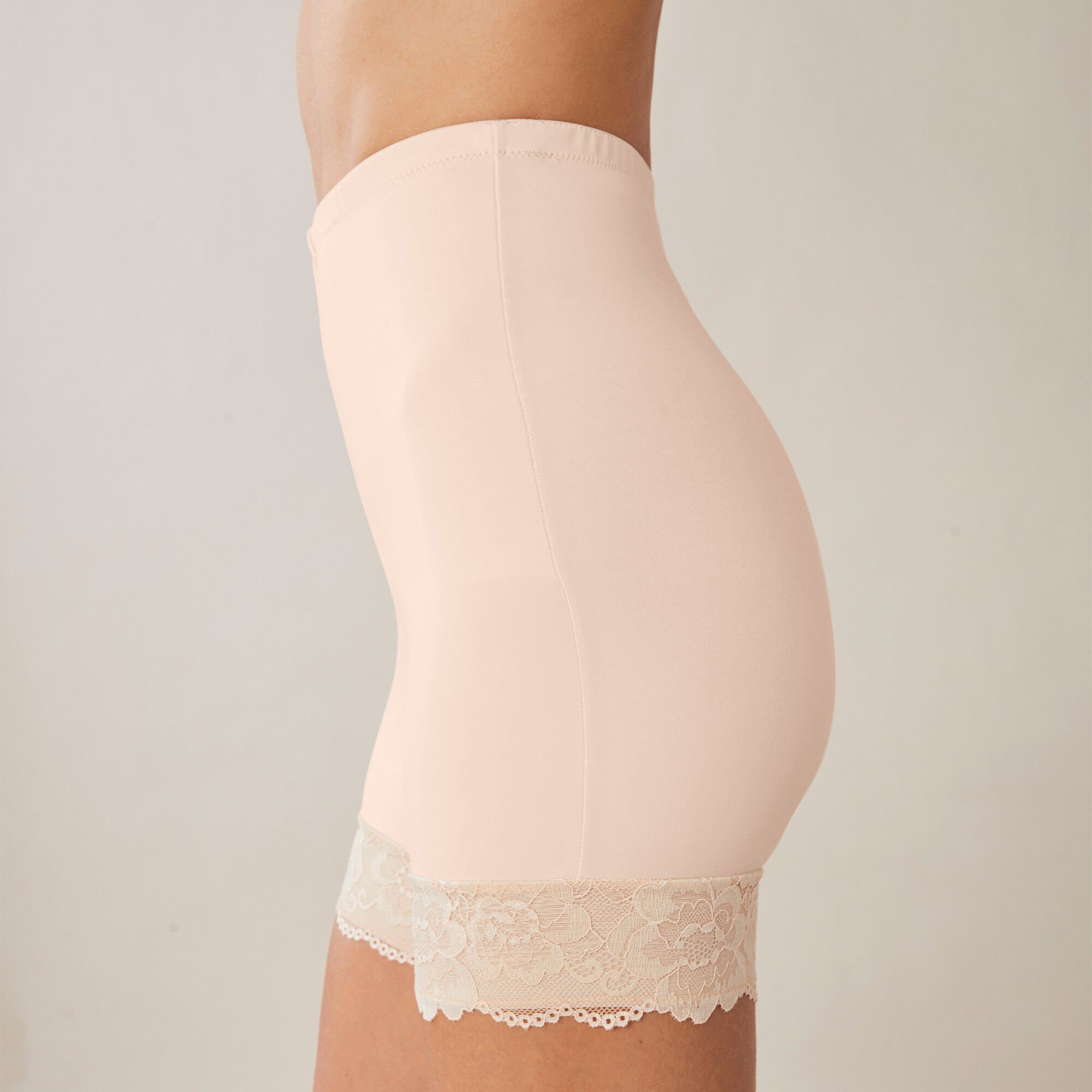 Panty microfibre et dentelle