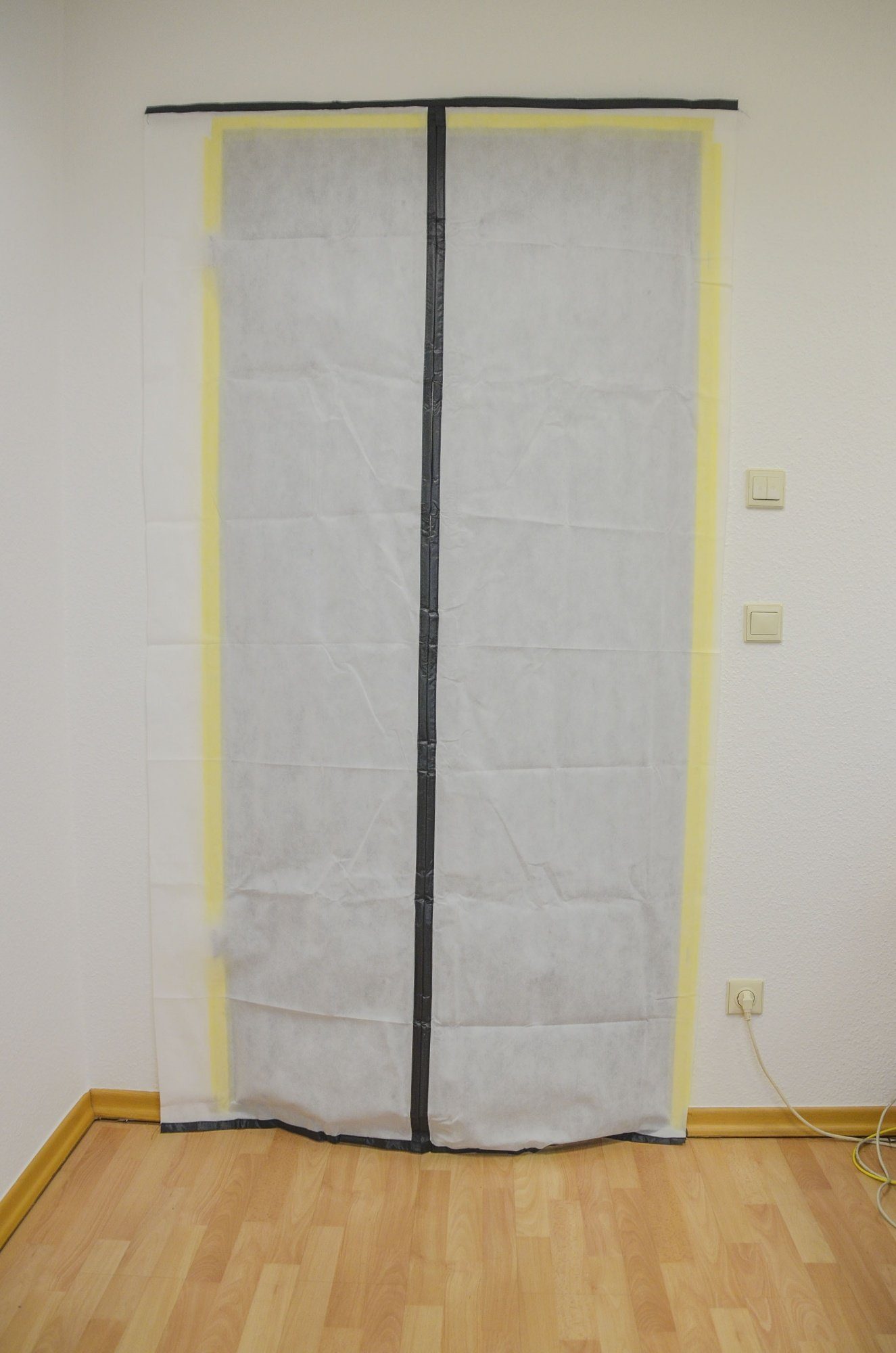 Scorprotect® Haustür Vlies Staubschutztür Magnet mit Magnetstreifen-Verschluss 210 x 110 cm