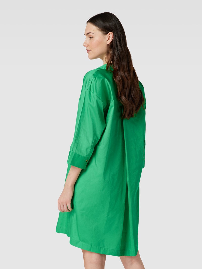 Knielanges Kleid mit V-Ausschnitt in grün