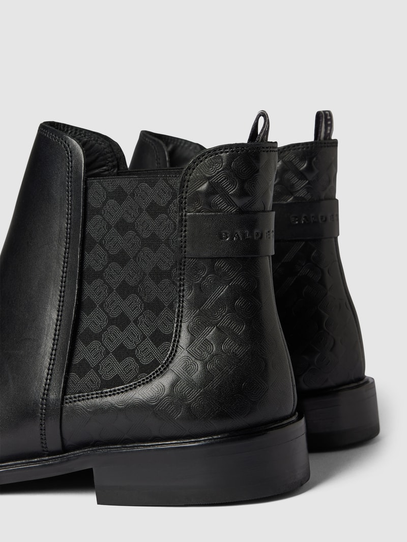 Chelsea Boots mit rückseitiger Prägung Modell 'Samuel' in schwarz