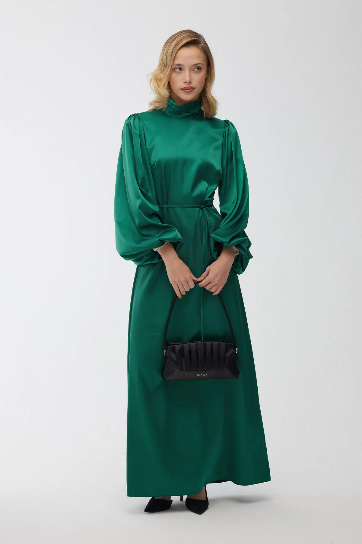 Manuka  Abendkleid aus Satin mit Ballonärmeln Smaragdgrün