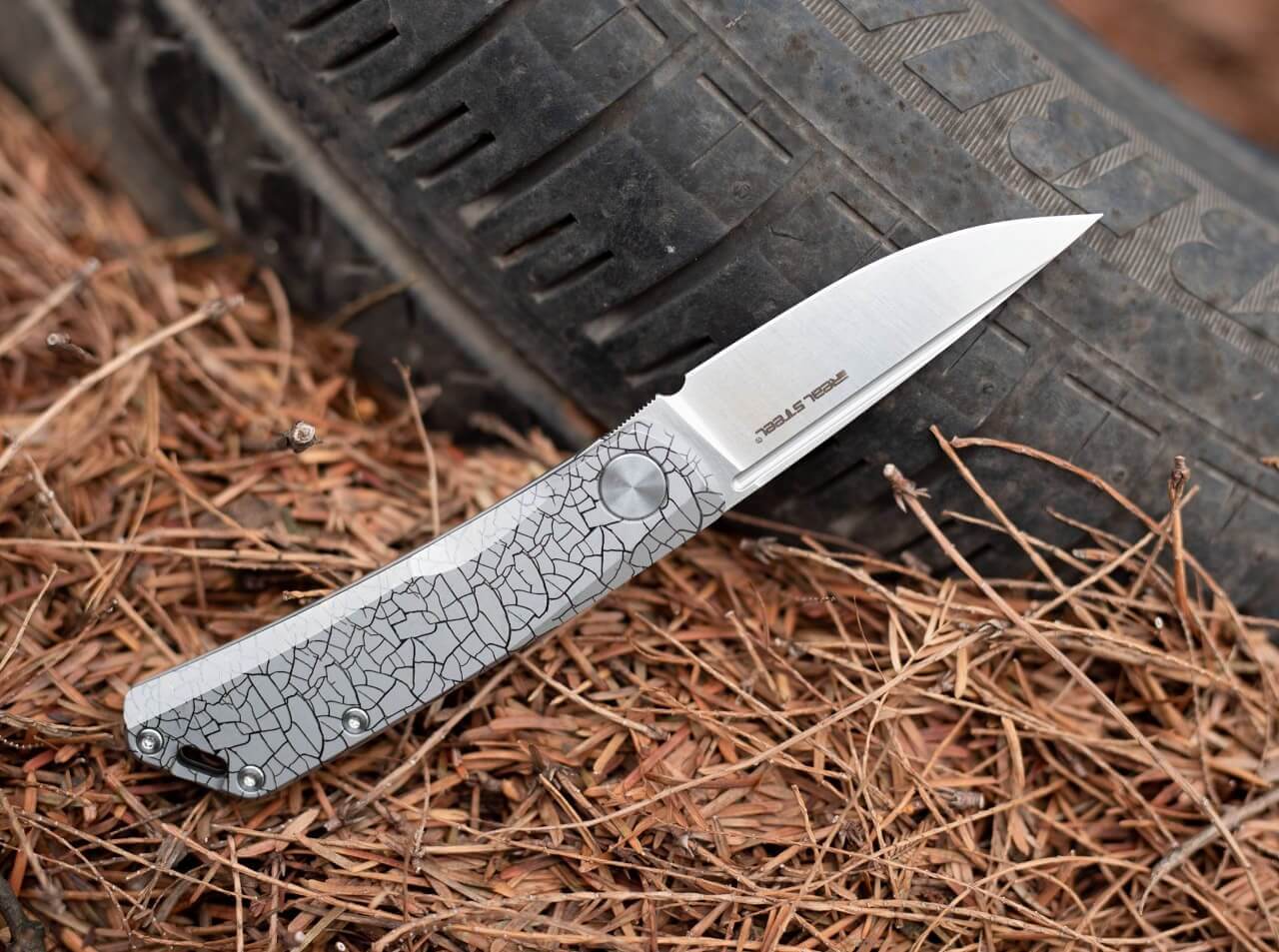 Luna Titanium Grey Crackle