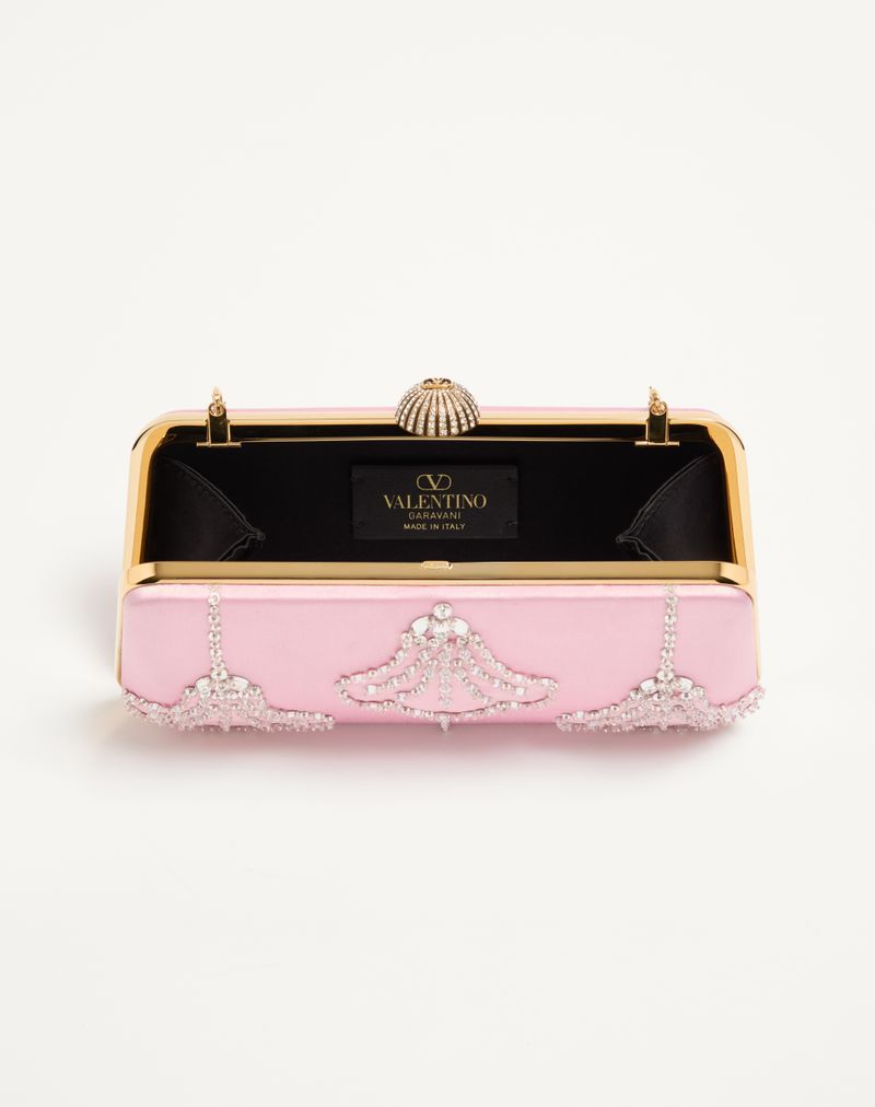 Valentino Garavani Carry Secrets Satin Minaudiere med Blomsterbroderi