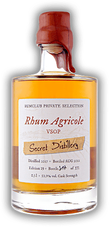 Rumclub Private Selection Edition 19 La Favorite VSOP 2017/2021 Rumclub Private Selection Edition 19 La Favorite VSOP 2017/2021  Alter 4 J. - 0,5	 Liter - Vol 53,9%