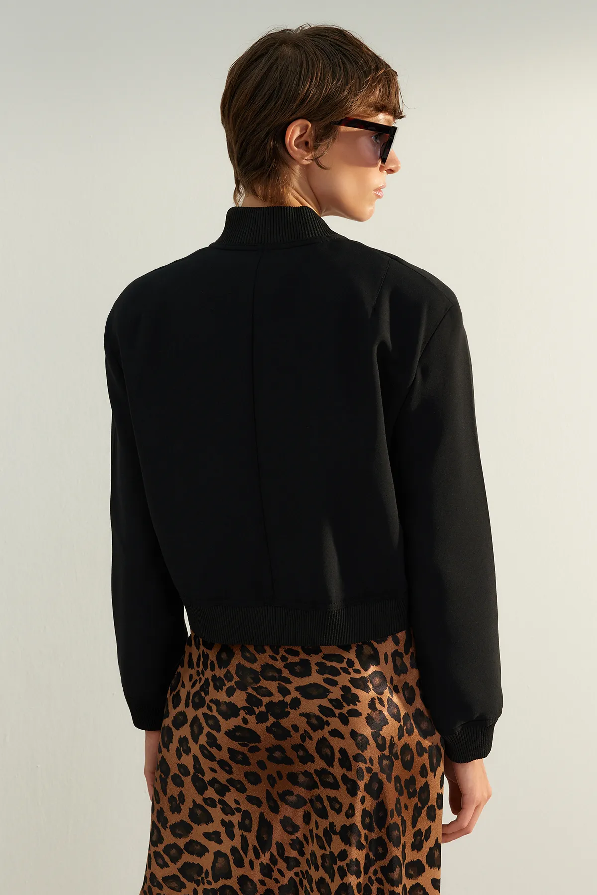 Trendyol Collection  Schwarze Premium-Bomber-Webjacke TWOAW24CE00047