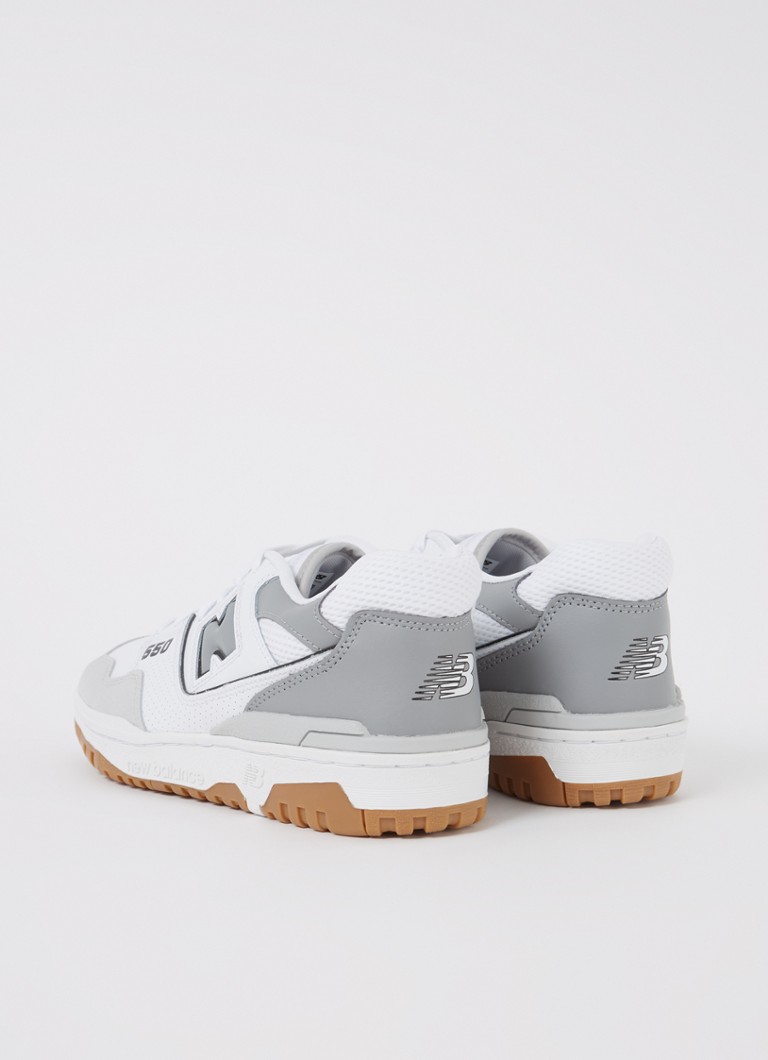 Teniși New Balance 550 din piele cu detalii întoarsă.