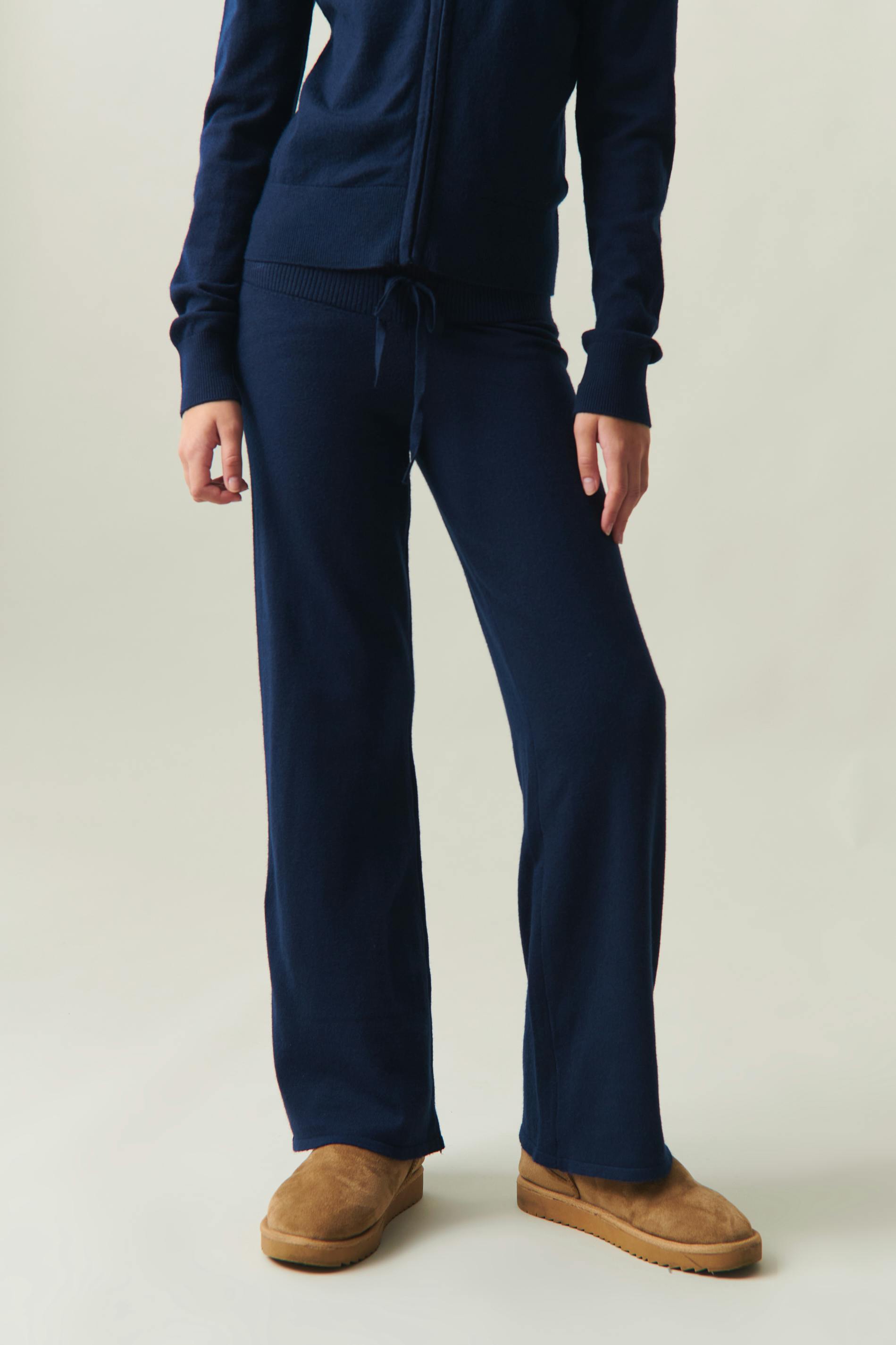 Y soft knitted pants