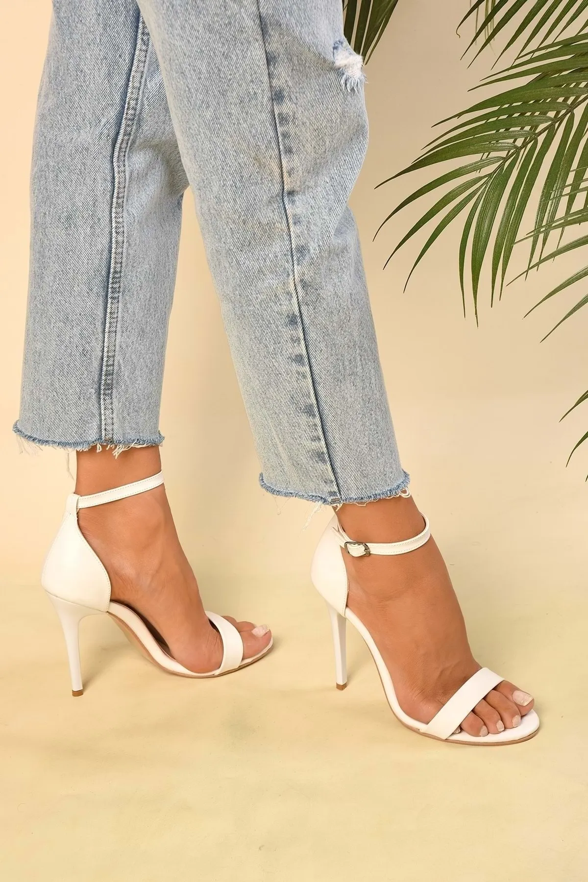 Shoeberry  Damen-Midia-Schuhe mit einem Riemen und weißem Hautabsatz