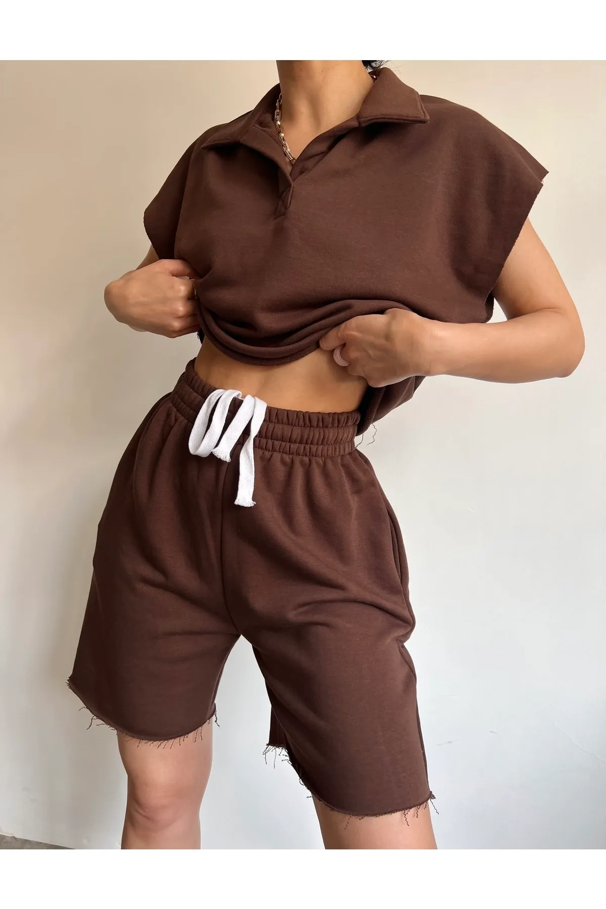 MAİ COLLECTİON  Braunes Polo-Shorts-Set für Damen