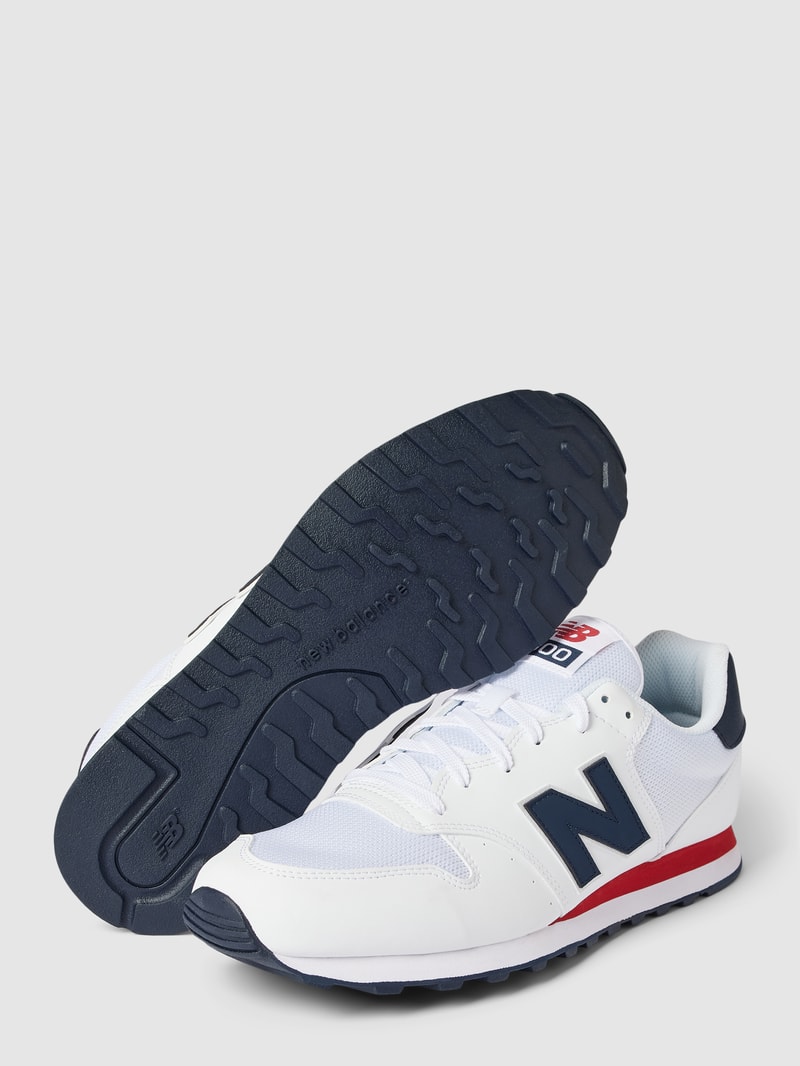 Sneaker mit Label-Details in weiß