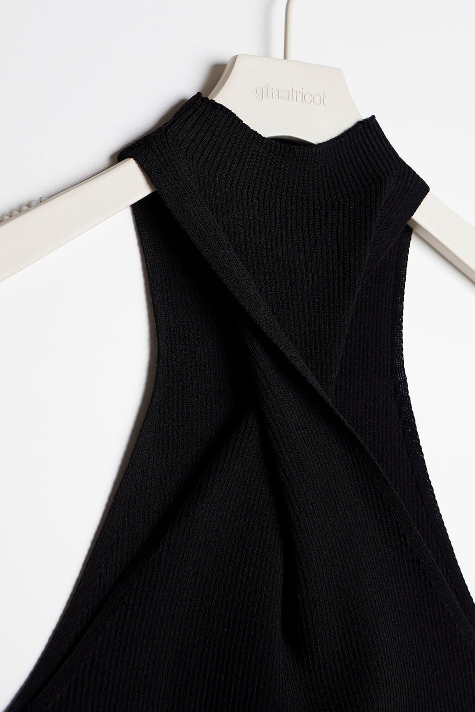 Twist knitted top