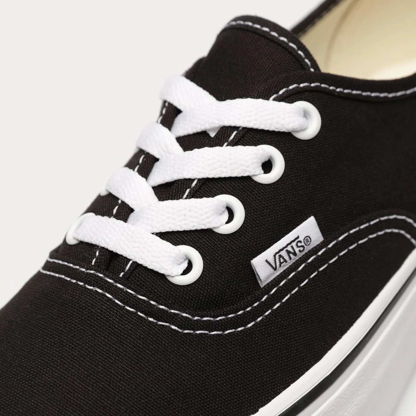 VANS UA AUTHENTIC STACKFORM Schwarz
