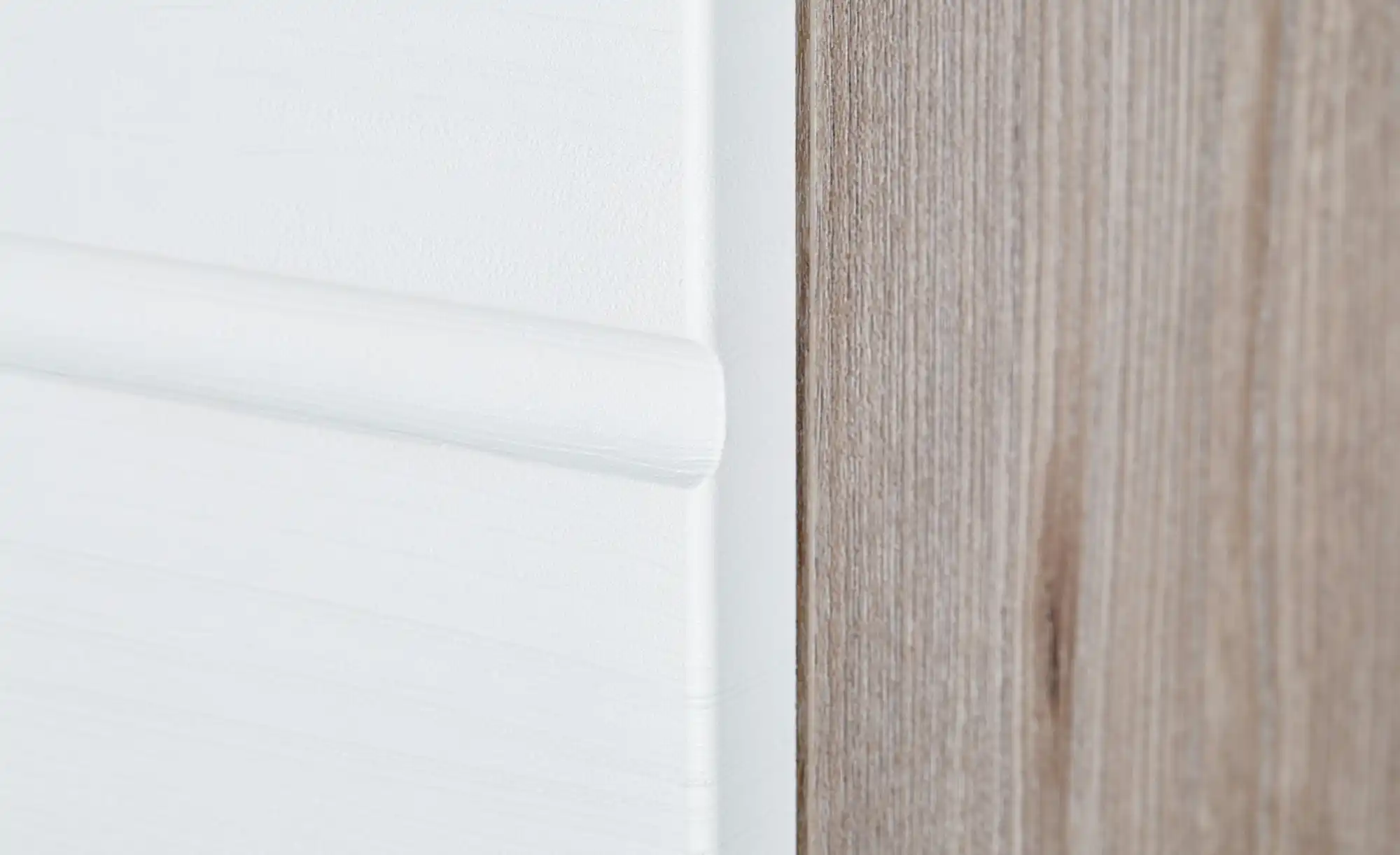 Garderobenschrank
